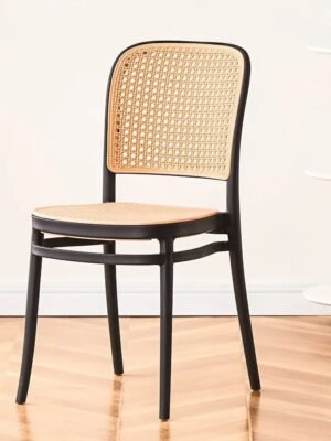Scandinavian Plastic Dining Chair x4